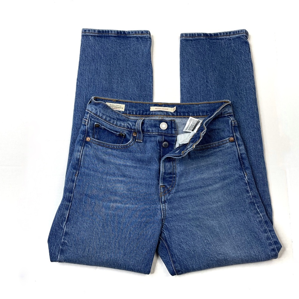 Levi’s Mediumwash Wedgie Straight Leg Jeans